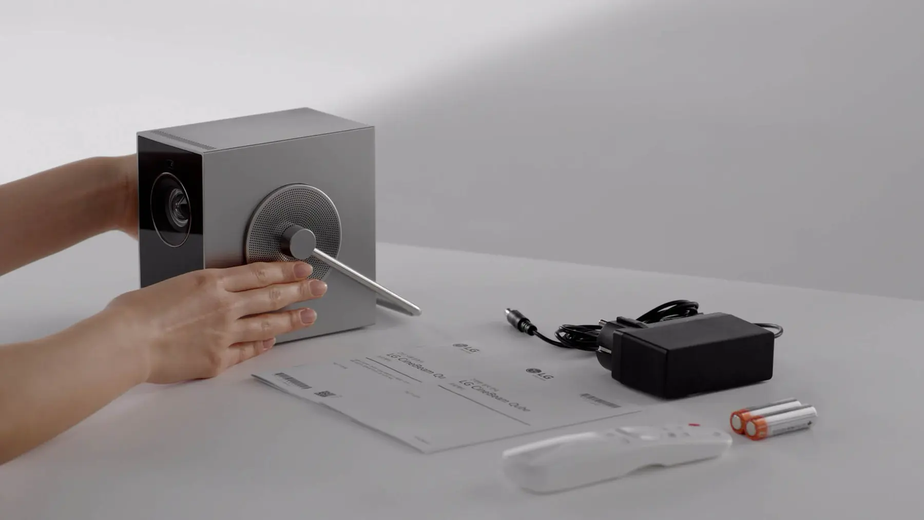 LG CineBeam Q 제품 소개 영상 장면